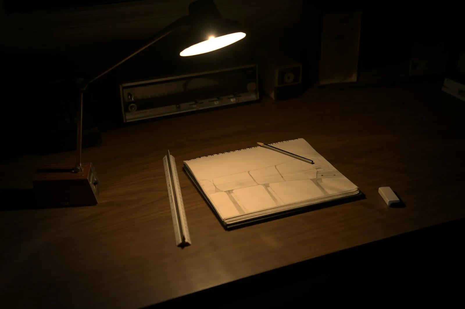 Des notes de préparation posées sur un bureau